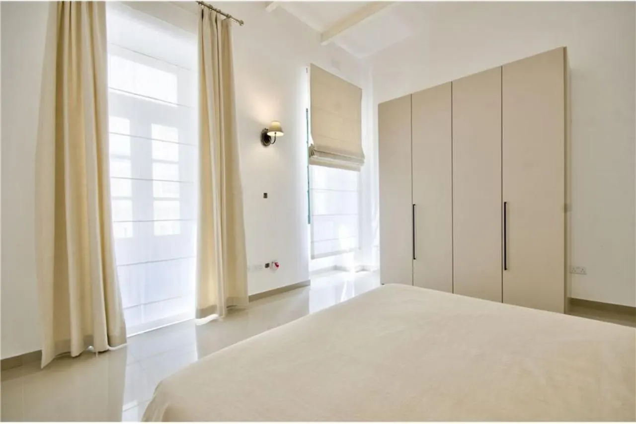 Holiday home Four Bedroom Typical Maltese Townhouse - One Minute Away From The Seafront Sliema
